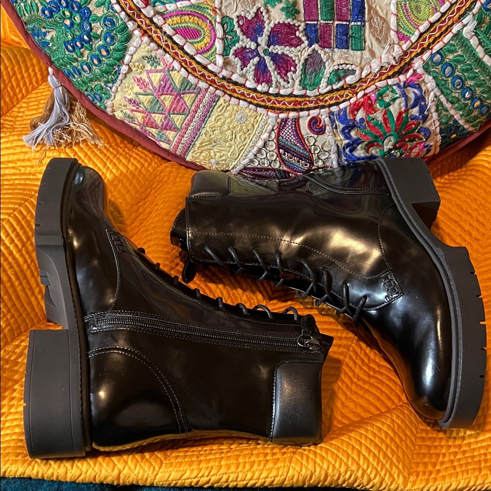 Coach Leighton Black High Shine Leather Ankle Boots Size 10 - Picture 9 of 17